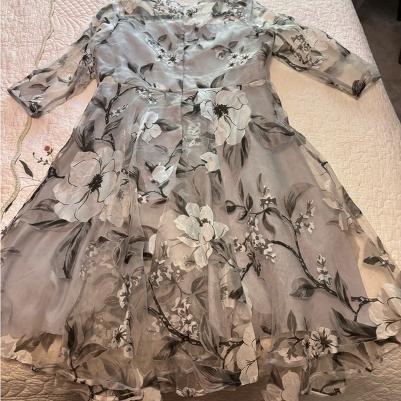 Layered gray and black dress - Picture 2 of 6